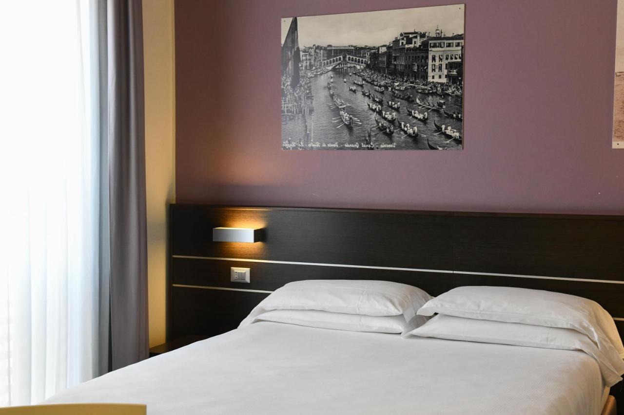 Hotel Vienna 리도 디 예솔로 외부 사진