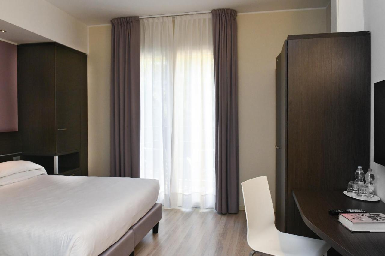 Hotel Vienna 리도 디 예솔로 외부 사진
